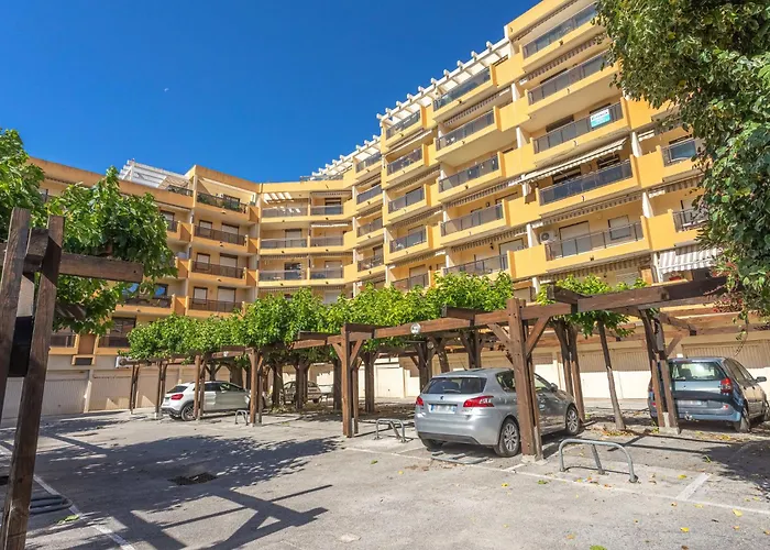 Saint James-3 By Interhome